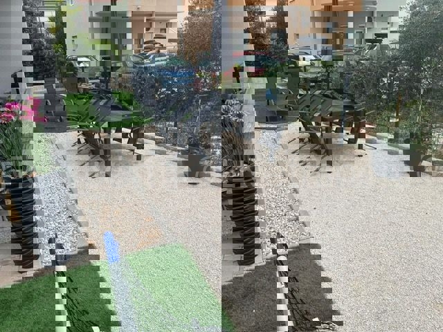 Kaštel Štafilić, appartamento bilocale 53,2m2 con giardino 100m2 e posto auto