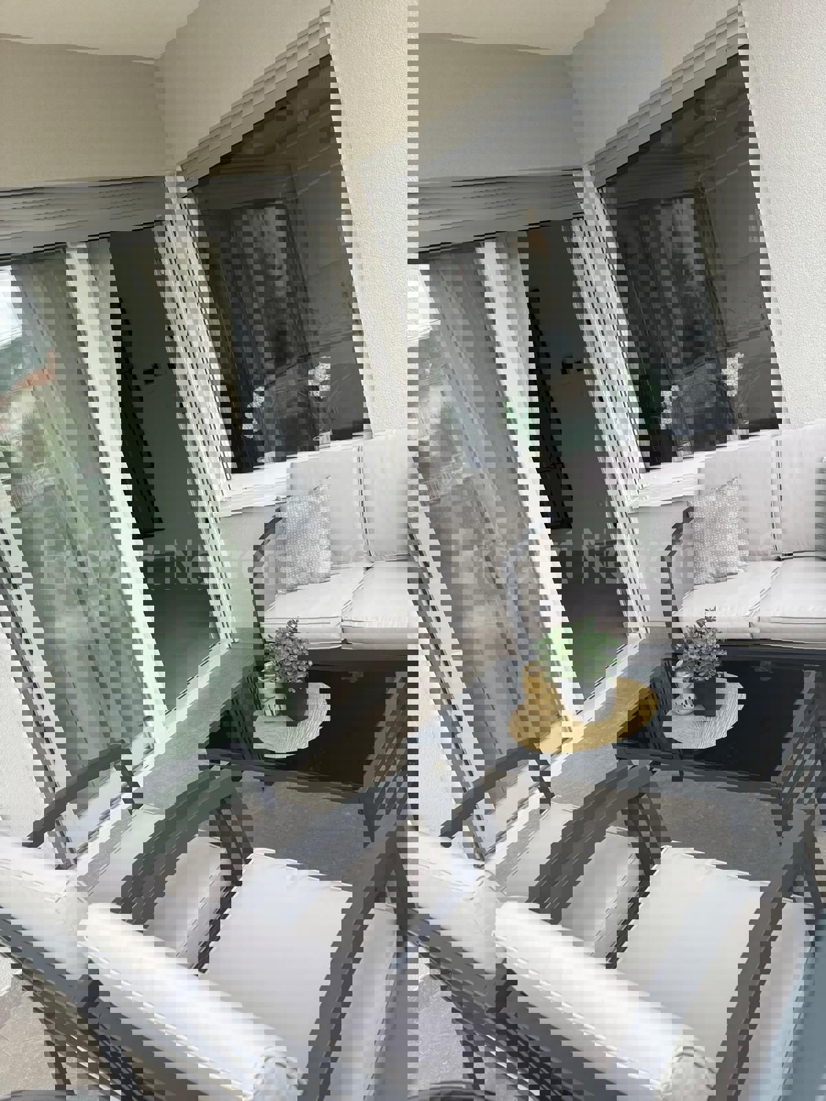 Kaštel Štafilić, appartamento bilocale 53,2m2 con giardino 100m2 e posto auto