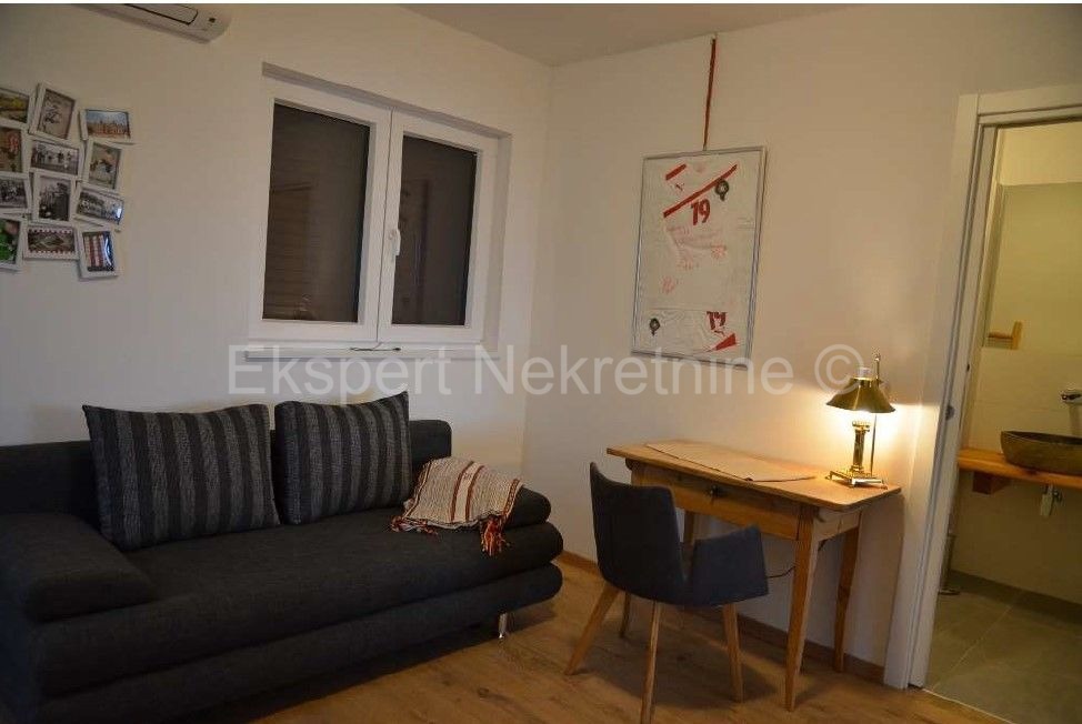 Seget Vranjica, 2-bedroom apartment 100 m2 only 60m from the sea and beach, view