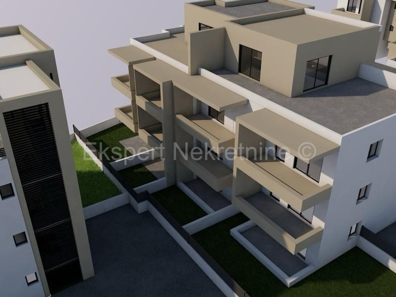Trogir, 2-bedroom apartment 56 m2 + garden 58 m2, new building, ground floor
