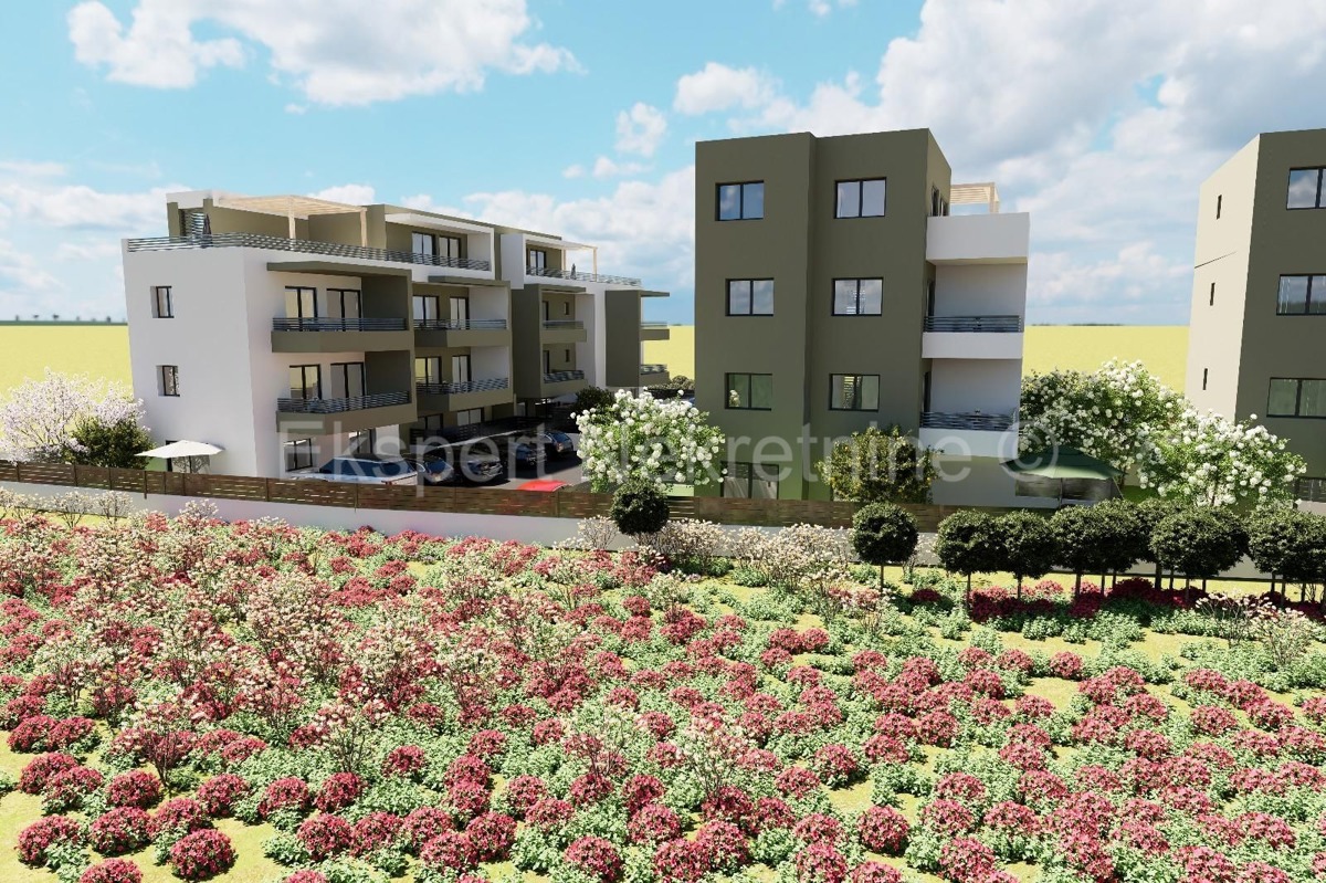 Trogir, 2-bedroom apartment 56 m2 + garden 58 m2, new building, ground floor