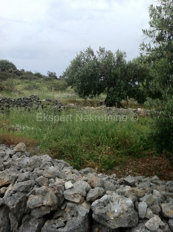 Rogoznica, terreno edificabile in una posizione eccellente, opportunità