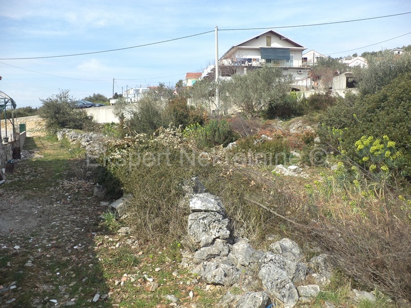 Marina, edificio. terreno 1429 m2, vicino al centro, elettricità, acqua