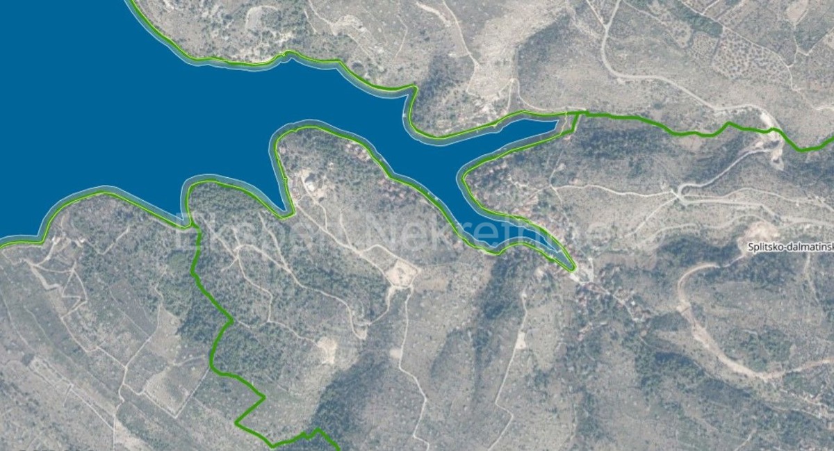 Milna, Bobovišća, terreno edificabile 526 m2 dal mare 140m