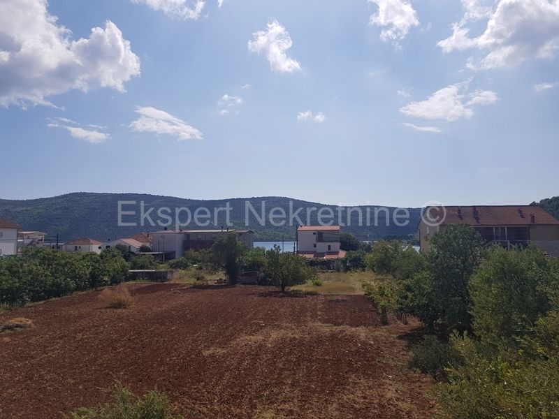 Marina, Poljica, terreno edificabile 1850m2, 150 m dal mare