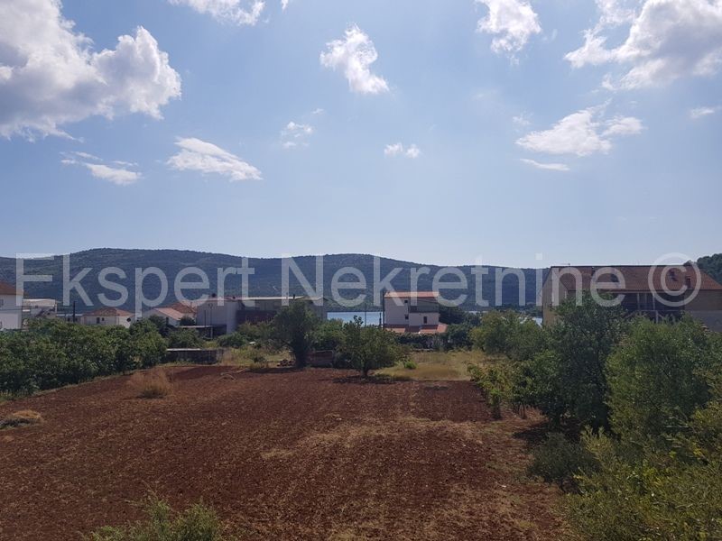 Marina, Poljica, terreno edificabile 1850m2, 150 m dal mare