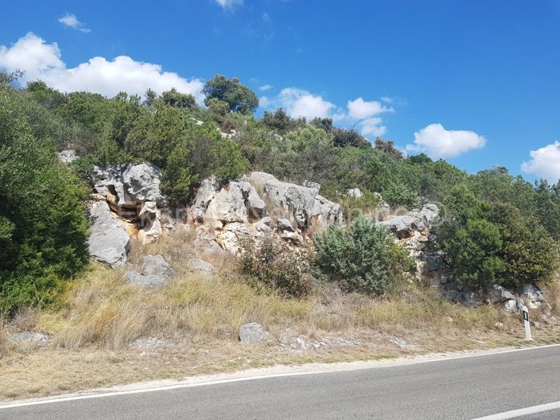 Marina, Poljica, terreno edificabile 1850m2, 150 m dal mare