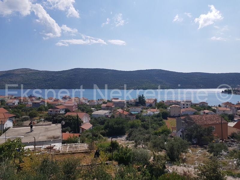 Marina, Poljica, terreno edificabile 1850m2, 150 m dal mare