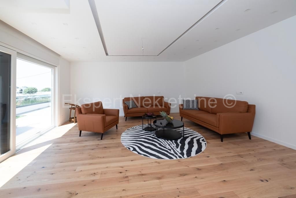 Traù, Lux. villa 340 m2, con piscina e garage e giardino paesaggistico