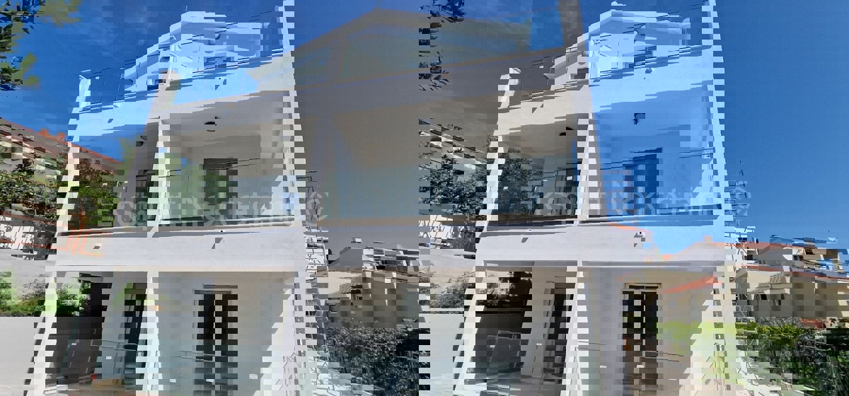 Čiovo,Okrug G., 2-room apartment 54m2, new construction, large terrace, sea view