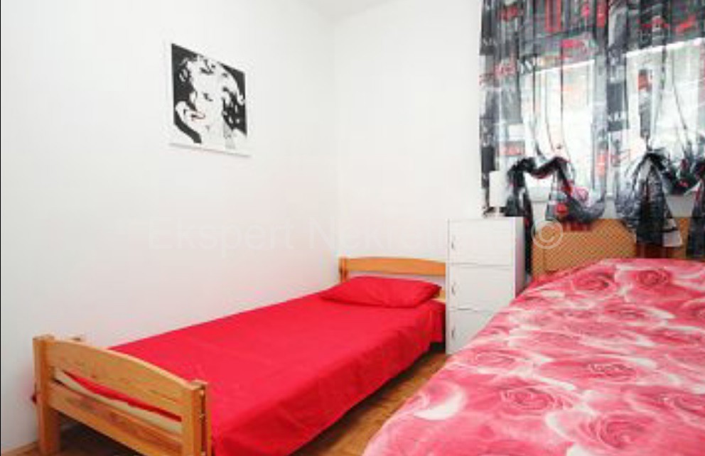 Trogir, MIševac, comodità. bilocale 97 mq con ampio terrazzo