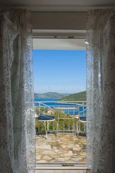 Drvenik Veliki, casa indipendente 160m2 con vista mare, a 220 metri dal mare