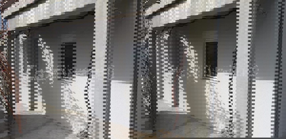 Kaštela, Sućurac appartamento bilocale 80 m2 in casa, vista