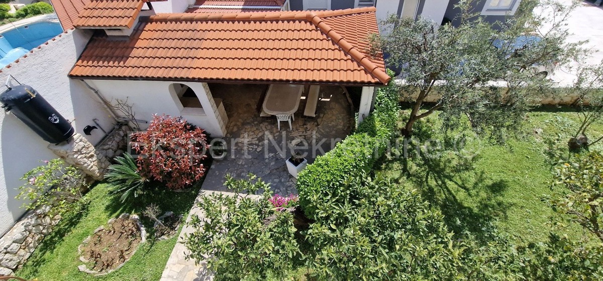 Ciovo, Okrug, apartment house 350 m2, 10 apartments, garage, sea view