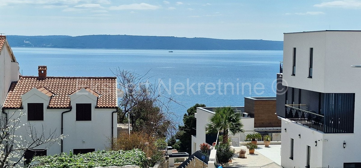 Ciovo, Okrug, apartment house 350 m2, 10 apartments, garage, sea view