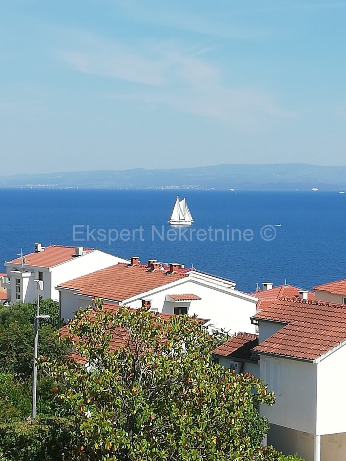 Ciovo, Okrug, apartment house 350 m2, 10 apartments, garage, sea view
