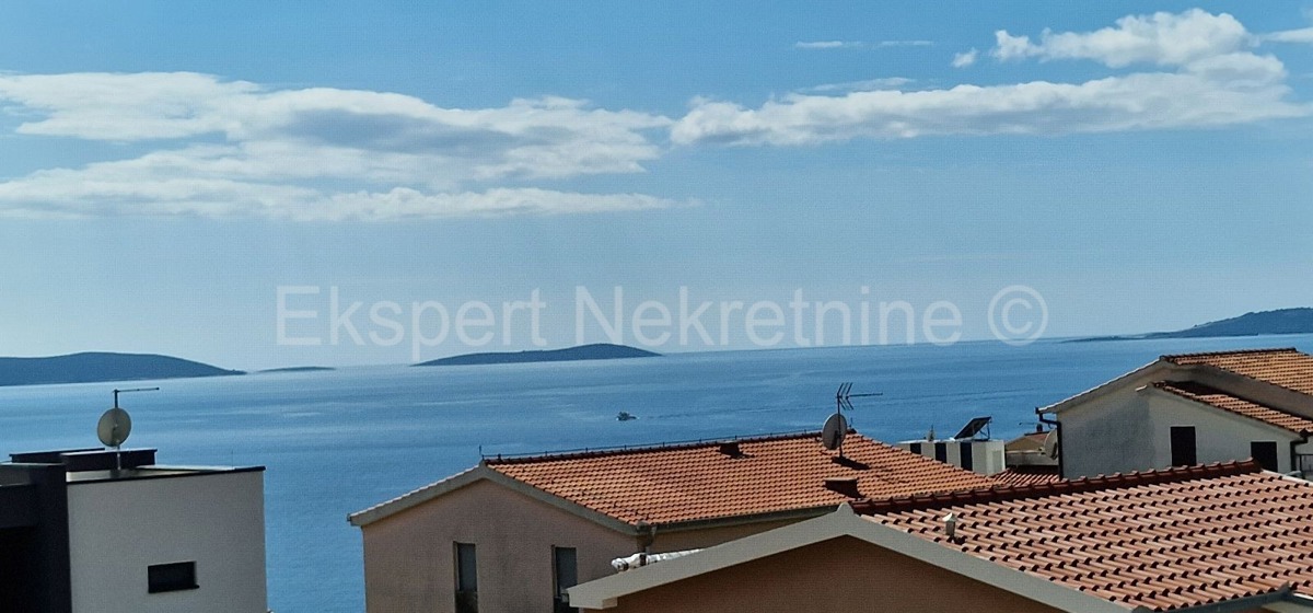 Ciovo, Okrug, apartment house 350 m2, 10 apartments, garage, sea view