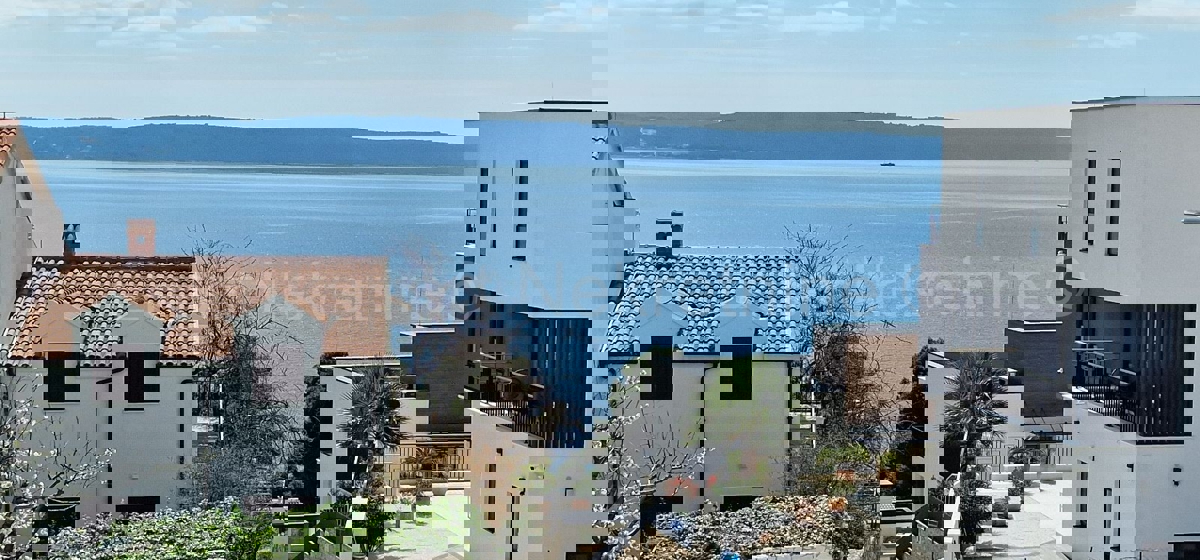 Ciovo, Okrug, apartment house 350 m2, 10 apartments, garage, sea view