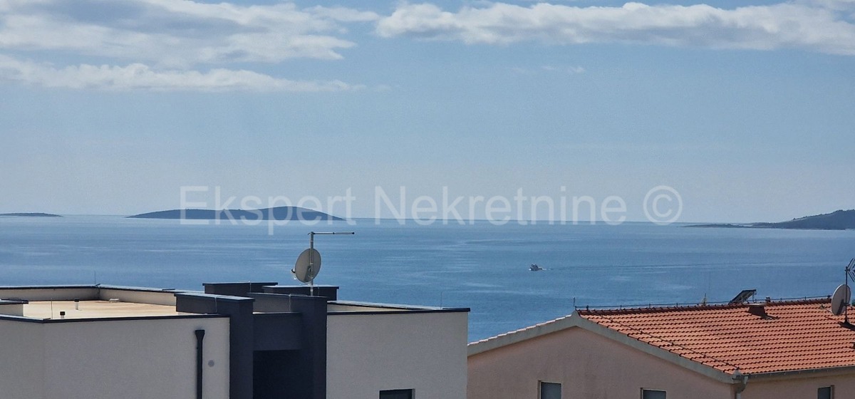 Ciovo, Okrug, apartment house 350 m2, 10 apartments, garage, sea view