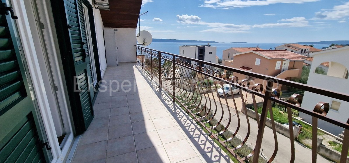 Ciovo, Okrug, apartment house 350 m2, 10 apartments, garage, sea view
