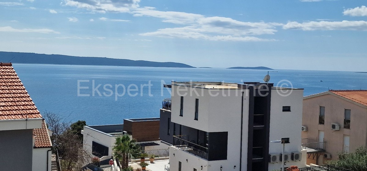 Ciovo, Okrug, apartment house 350 m2, 10 apartments, garage, sea view