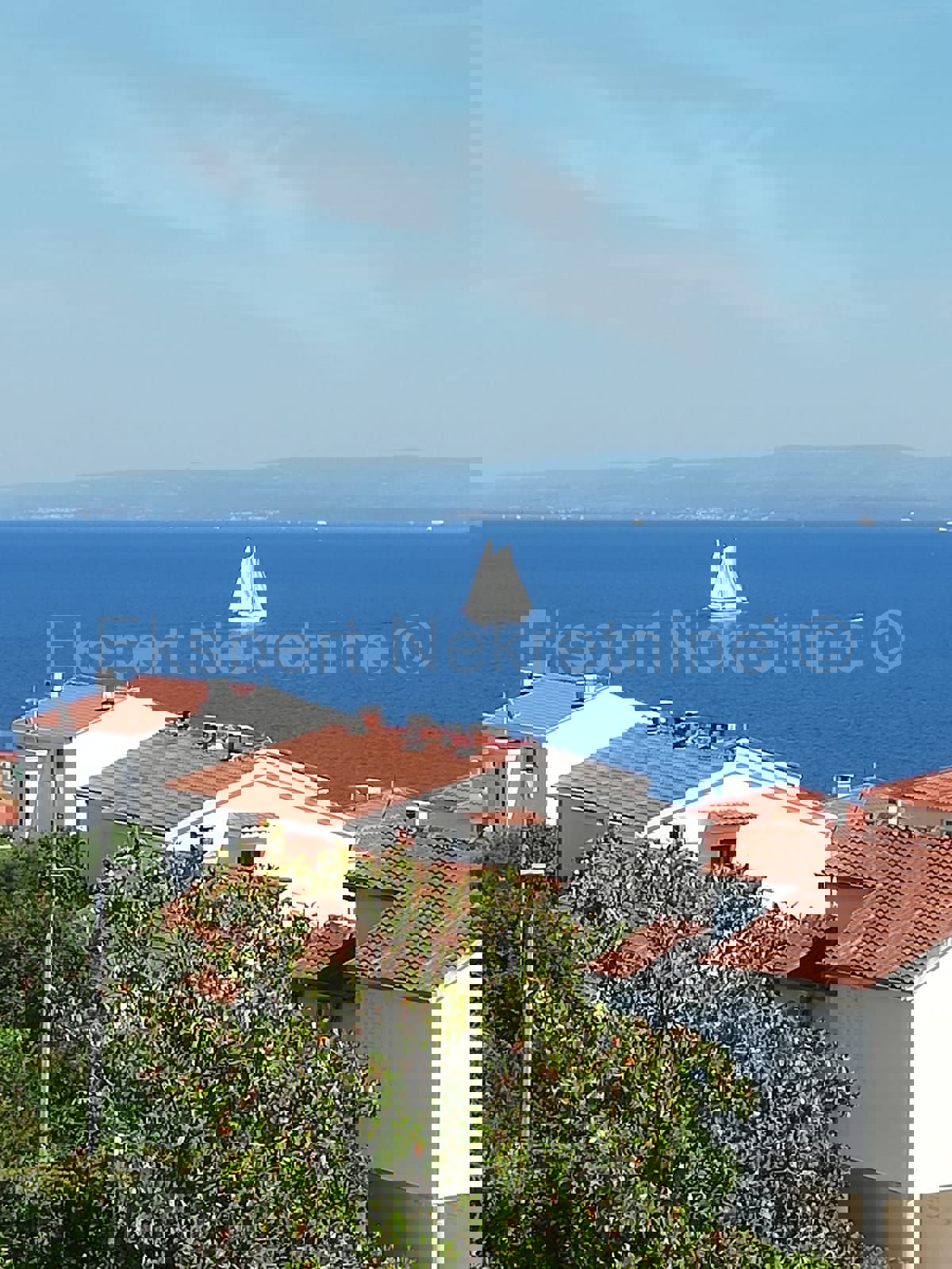 Ciovo, Okrug, apartment house 350 m2, 10 apartments, garage, sea view