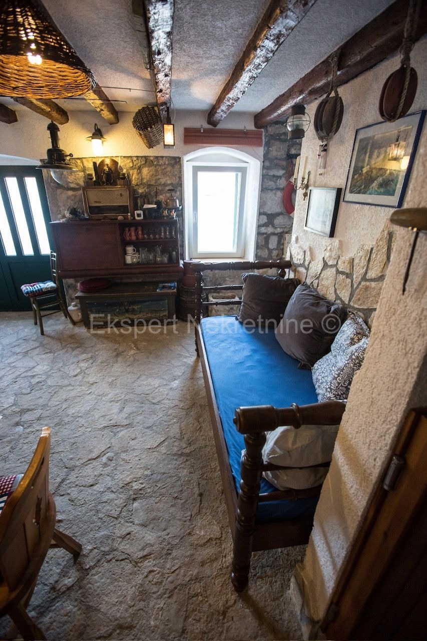 Drvenik Veliki, 2 case a schiera con garage, taverna e giardino, 1a fila al mare