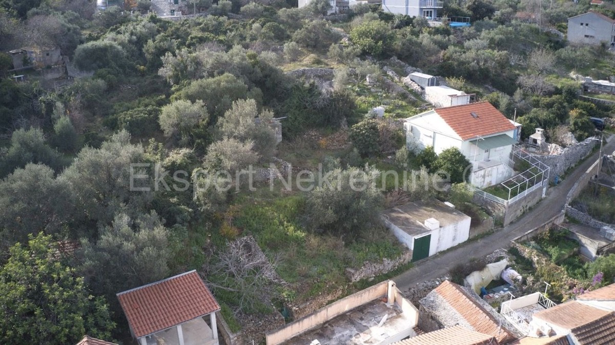 Drvenik Veliki, 2 case a schiera con garage, taverna e giardino, 1a fila al mare