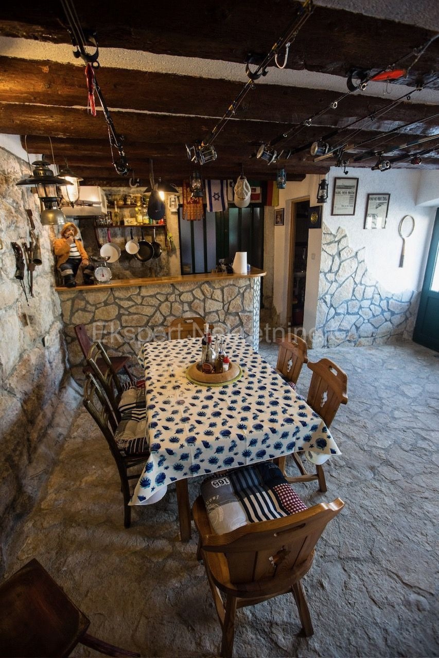 Drvenik Veliki, 2 case a schiera con garage, taverna e giardino, 1a fila al mare