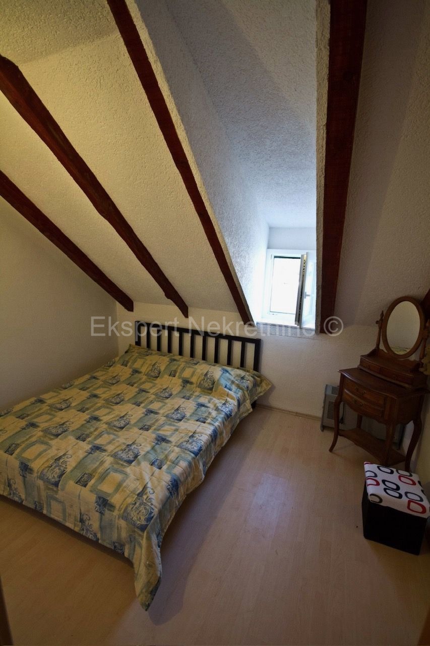 Drvenik Veliki, 2 case a schiera con garage, taverna e giardino, 1a fila al mare