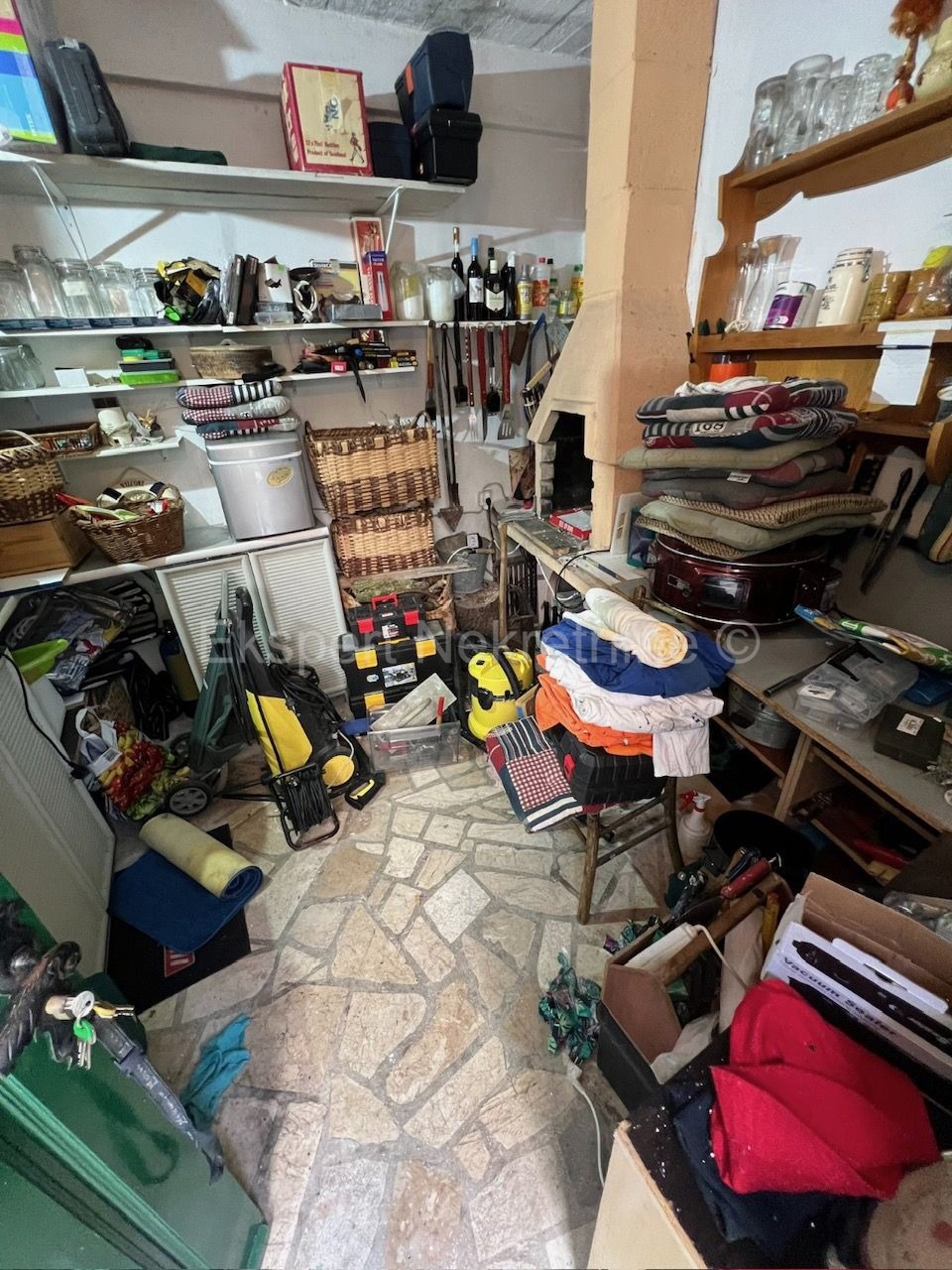 Drvenik Veliki, 2 case a schiera con garage, taverna e giardino, 1a fila al mare