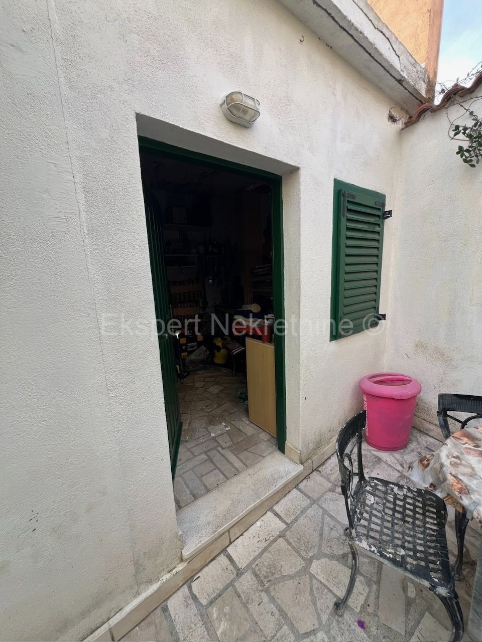 Drvenik Veliki, 2 case a schiera con garage, taverna e giardino, 1a fila al mare