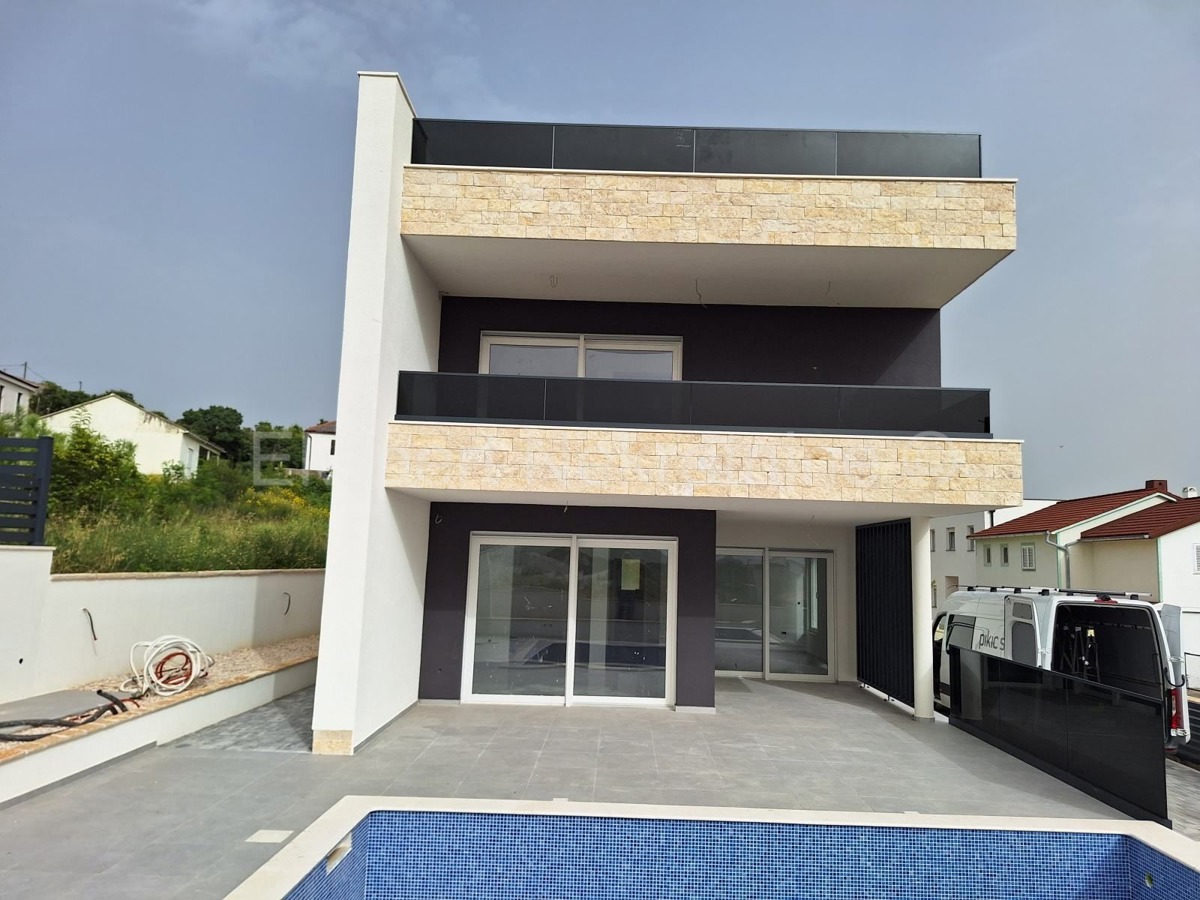 Ražanac, Rtina, casa indipendente con piscina e jacuzzi, vista mare