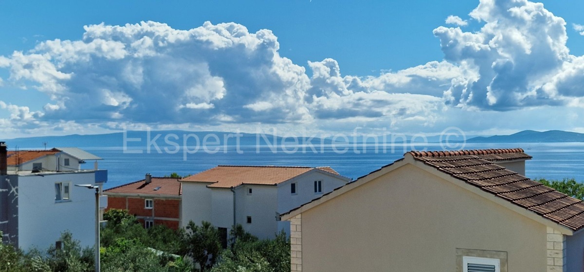Ciovo, Okrug G, penthouse 85m2 + 40m2 roof terrace + 25m2 swimming pool on the terrace
