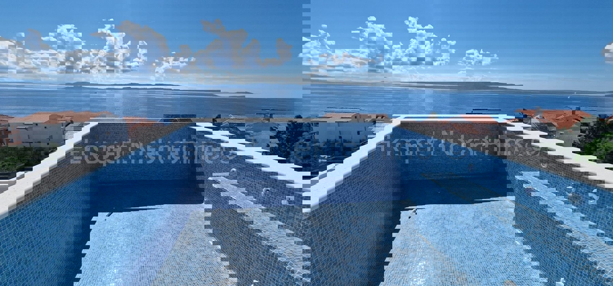 Ciovo, Okrug G, penthouse 85m2 + 40m2 roof terrace + 25m2 swimming pool on the terrace