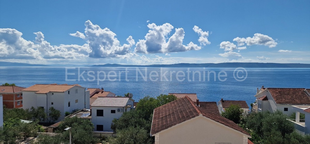 Ciovo, Okrug G, penthouse 85m2 + 40m2 roof terrace + 25m2 swimming pool on the terrace