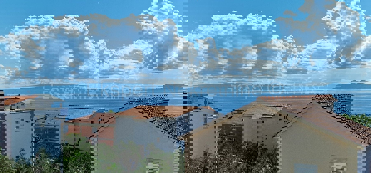 Ciovo, Okrug G, penthouse 85m2 + 40m2 roof terrace + 25m2 swimming pool on the terrace