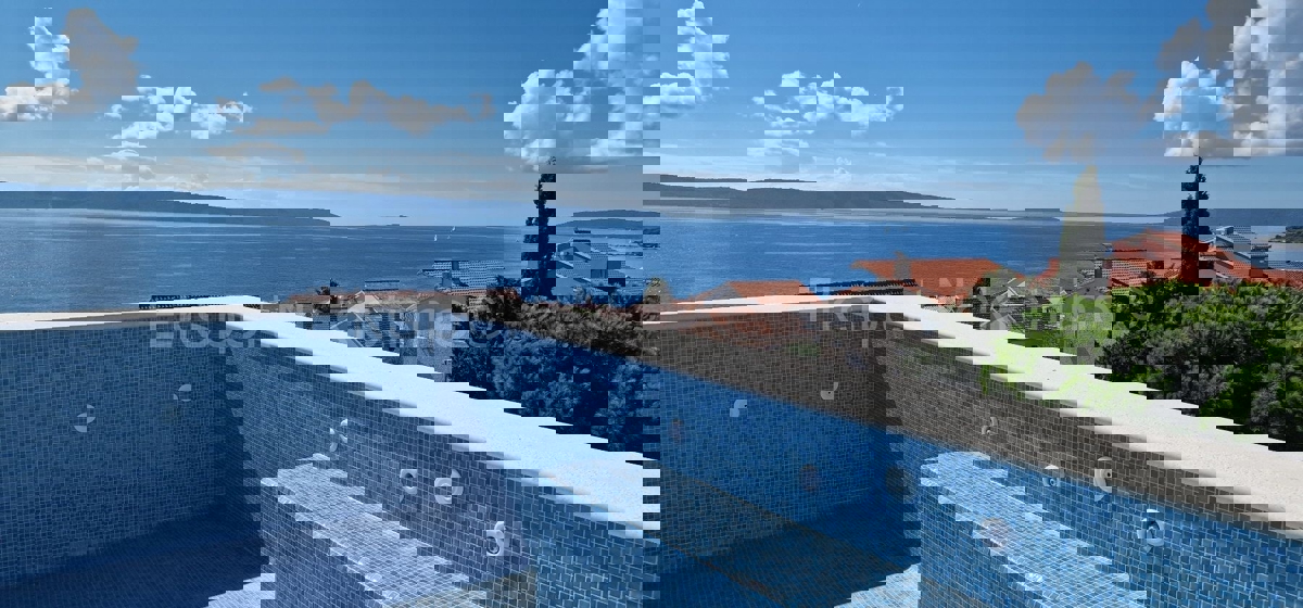 Ciovo, Okrug G, penthouse 85m2 + 40m2 roof terrace + 25m2 swimming pool on the terrace