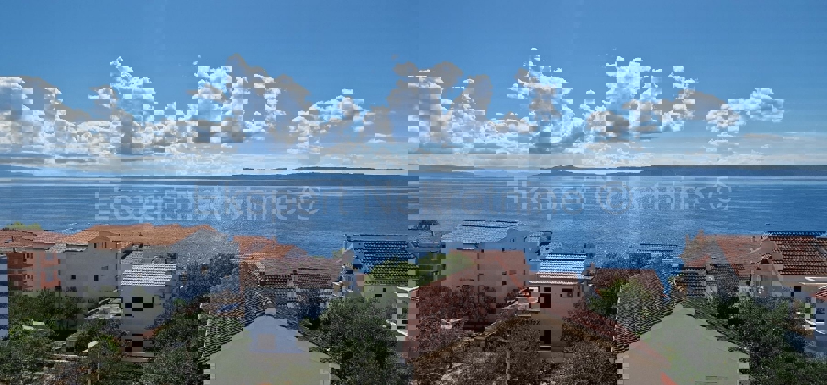 Ciovo, Okrug G, penthouse 85m2 + 40m2 roof terrace + 25m2 swimming pool on the terrace