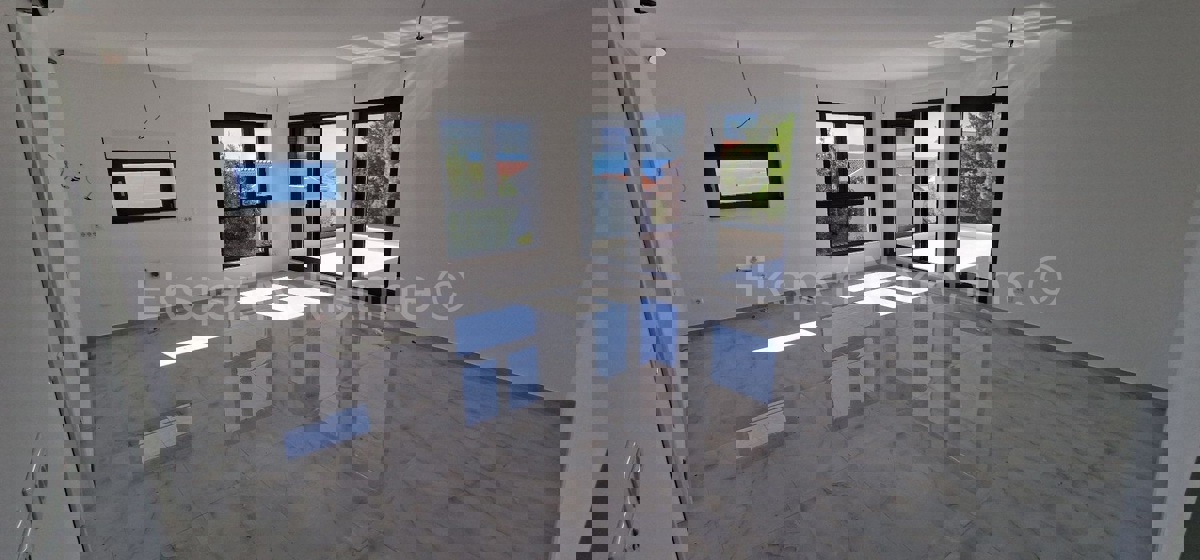 Ciovo, Okrug G, penthouse 85m2 + 40m2 roof terrace + 25m2 swimming pool on the terrace