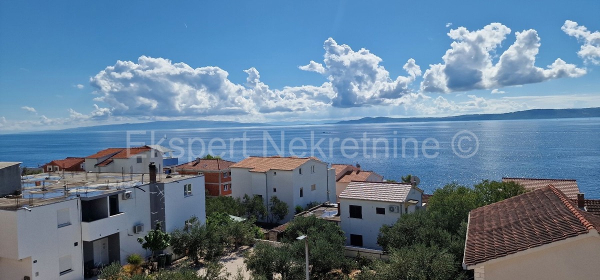 Ciovo, Okrug G, penthouse 85m2 + 40m2 roof terrace + 25m2 swimming pool on the terrace