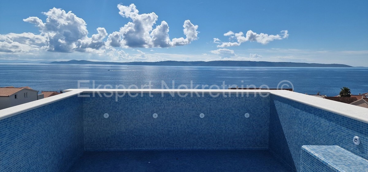 Ciovo, Okrug G, penthouse 85m2 + 40m2 roof terrace + 25m2 swimming pool on the terrace