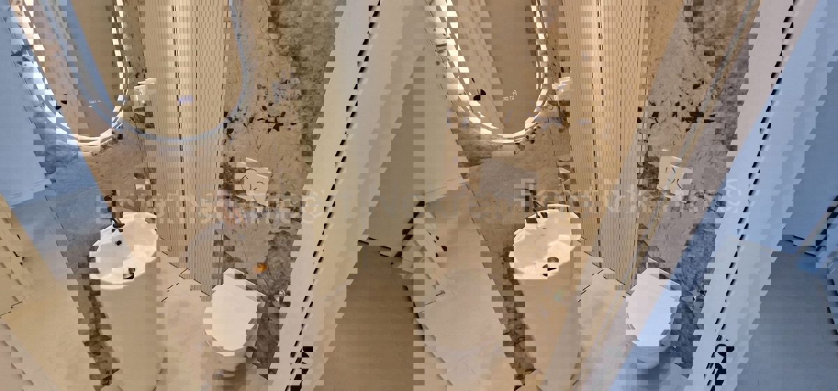 Trogir, luxury penthouse 160 m2, 2 garages, new building, sea view