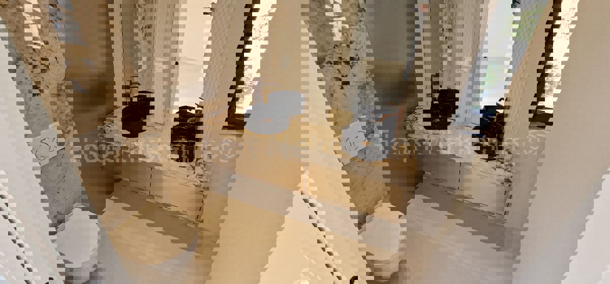 Trogir, luxury penthouse 160 m2, 2 garages, new building, sea view