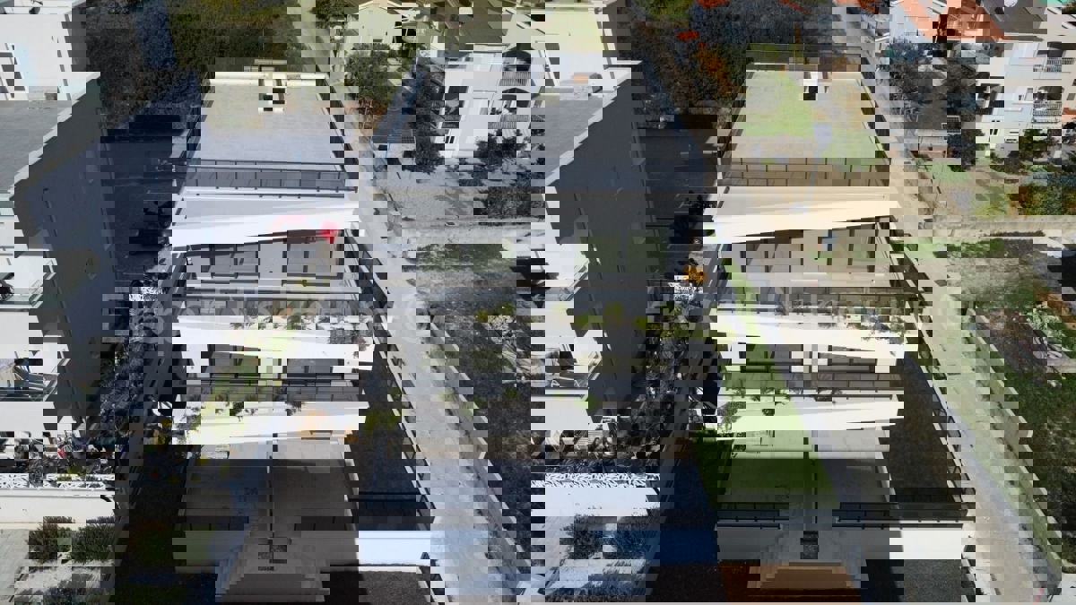 Trogir, luxury penthouse 160 m2, 2 garages, new building, sea view