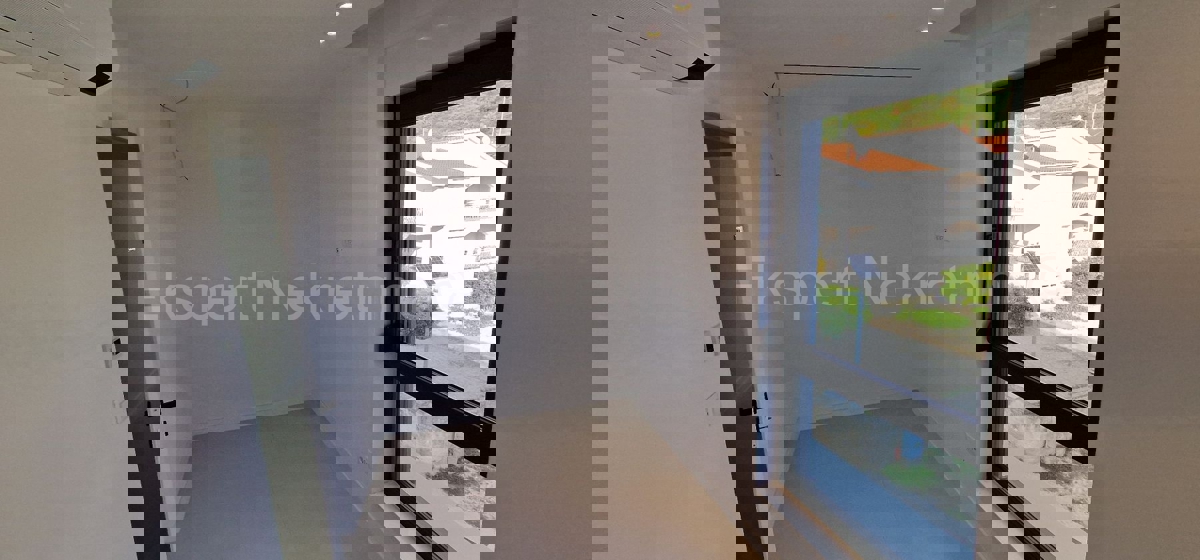 Trogir, luxury penthouse 160 m2, 2 garages, new building, sea view