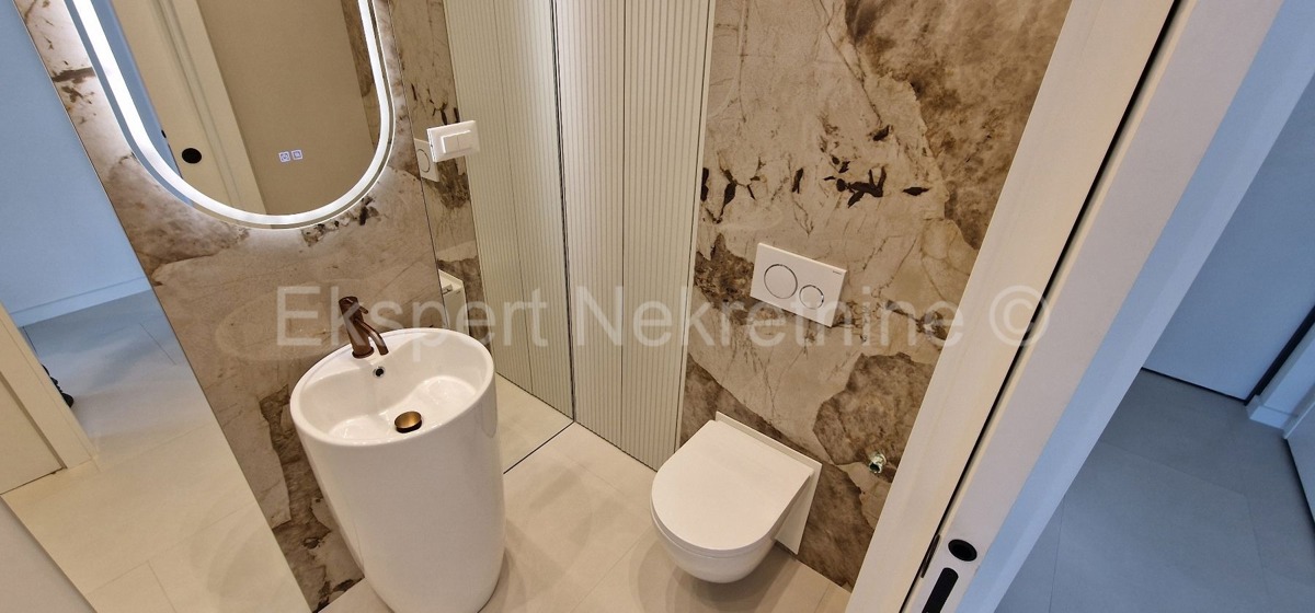 Trogir, luxury penthouse 160 m2, 2 garages, new building, sea view