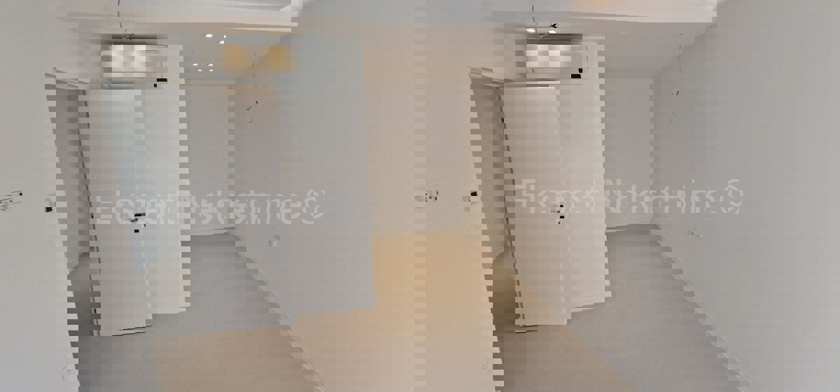 Trogir, luxury penthouse 160 m2, 2 garages, new building, sea view