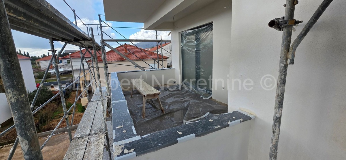Trogir, 2-bedroom apartment 65 m2, new building, sea view