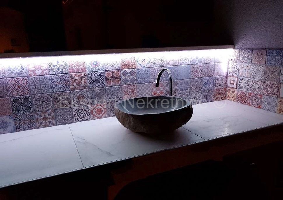 Seget Vranjica, penthouse 95 m2 only 60m from the sea and beach, open view